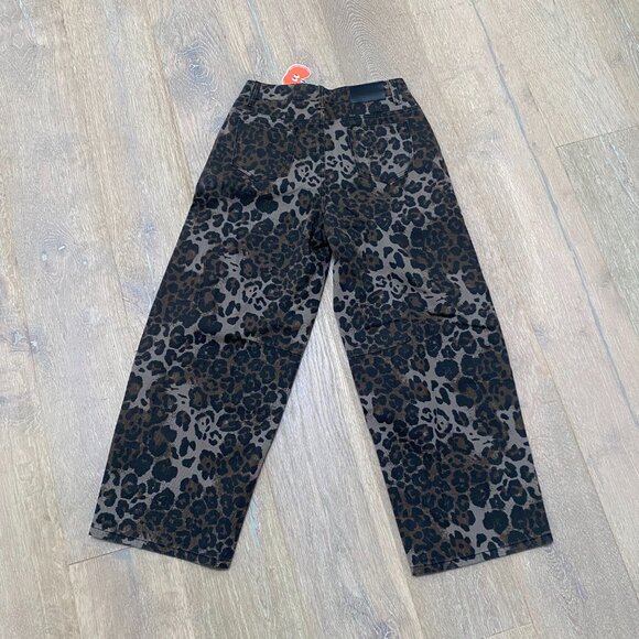 NWT Cider Denim Low Rise Leopard Barrel Leg Jeans - Picture 3 of 4